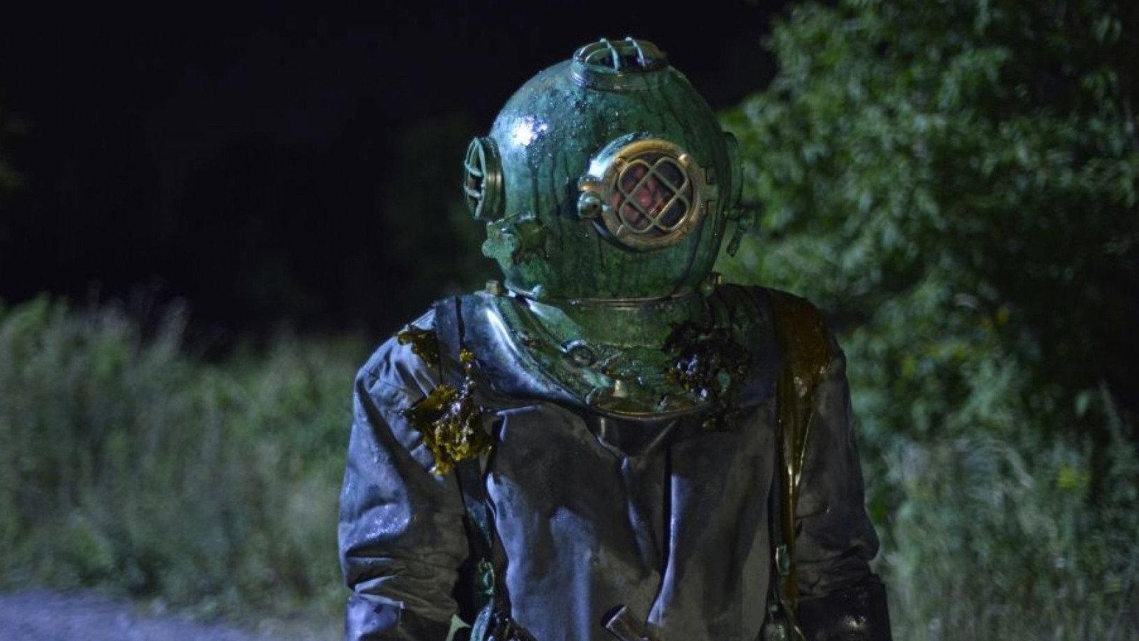 Death Dive 2015 movie scene