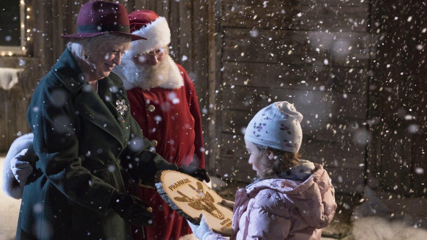 Last Chance for Christmas 2015 movie scene