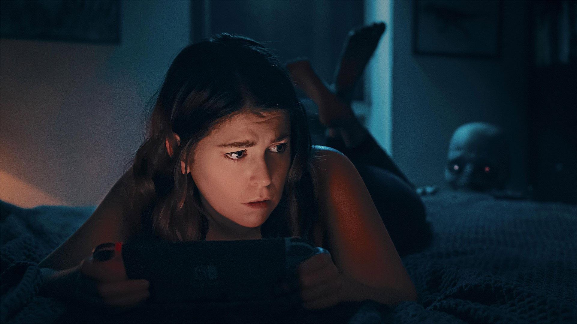 Don't Peek 2020 movie scene