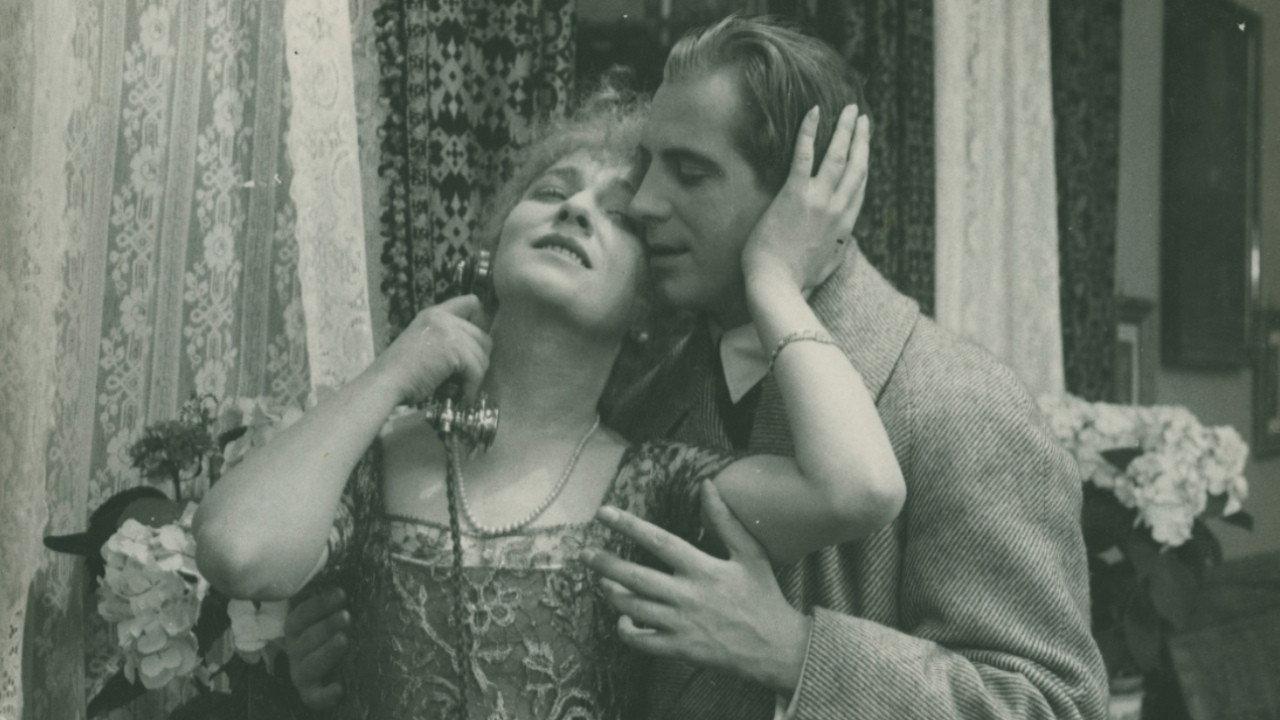 Erotikon 1920 movie scene