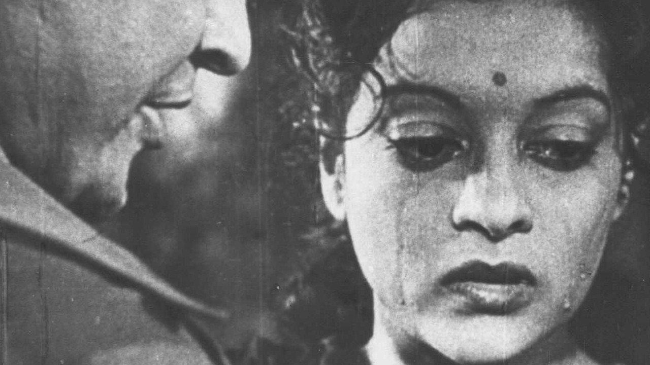 Sangram 1950 movie scene