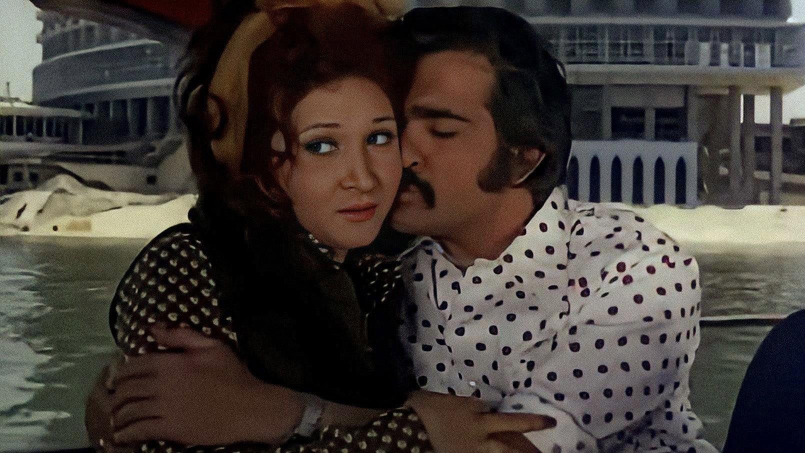 Ehtaressy Min El Regal ya Mama 1975 movie scene