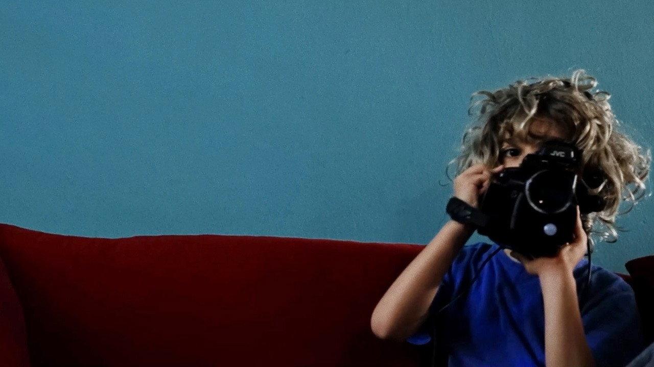 Amora 2025 movie scene
