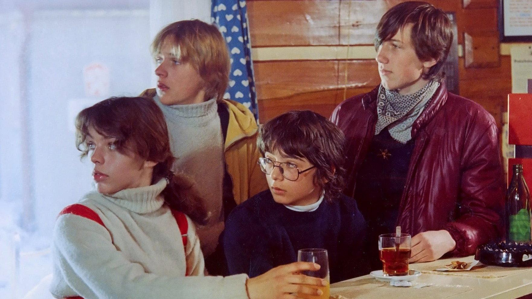 Snowdrops and Aces 1983 movie scene