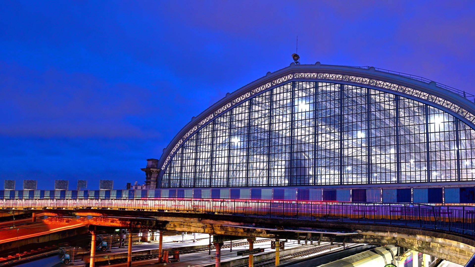 French Railway Stations - Monumental Construction 2023 movie scene