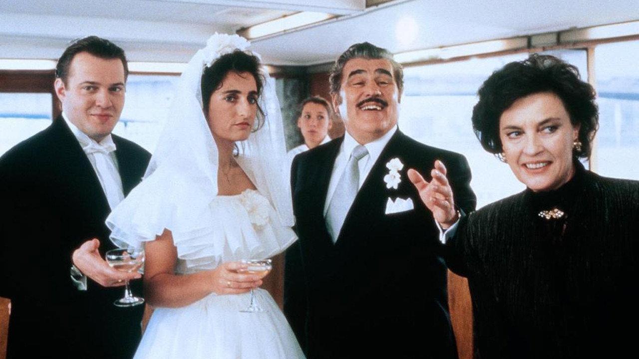 Pizza Colonia 1991 movie scene