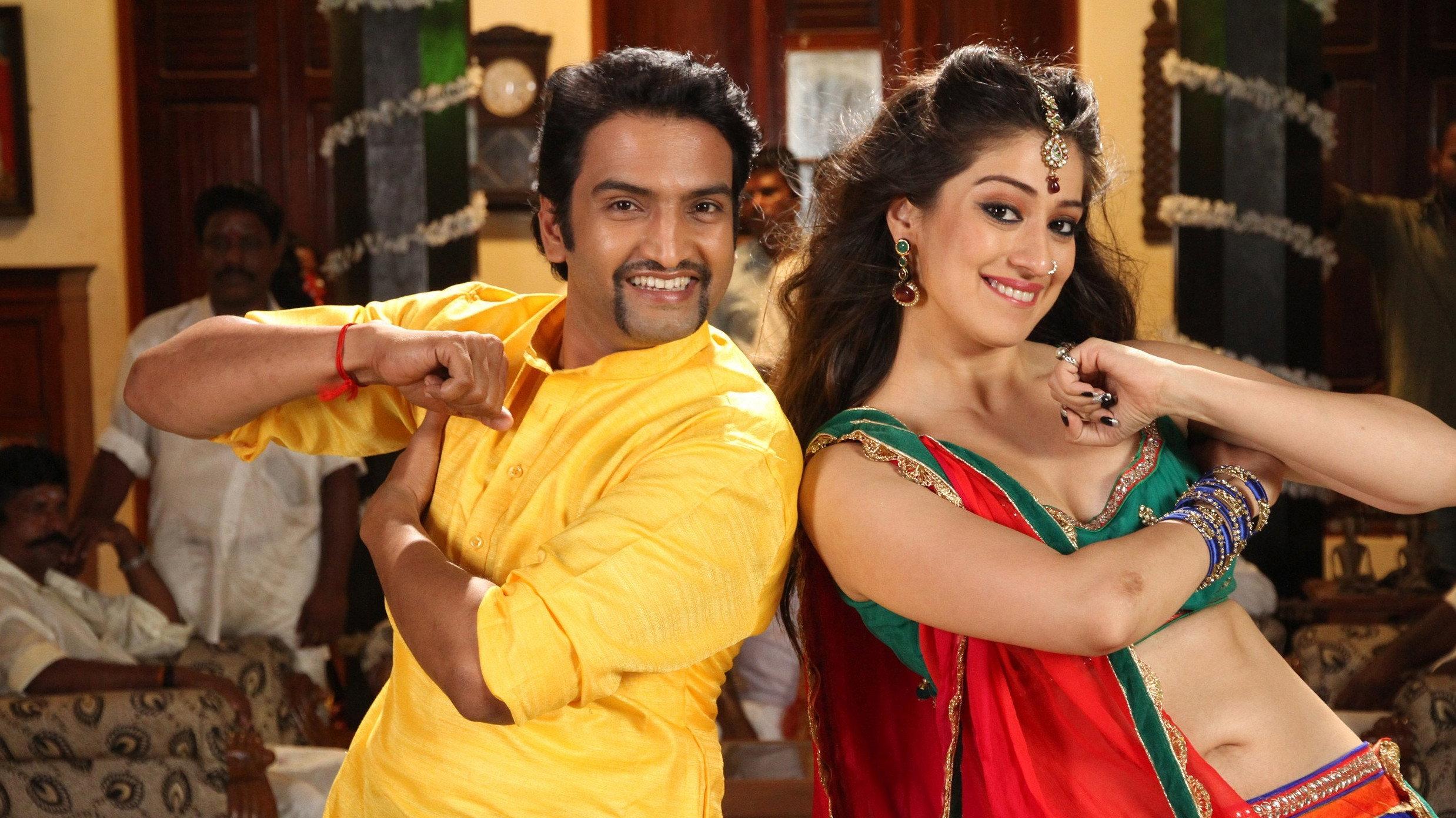 Aranmanai 2014 movie scene