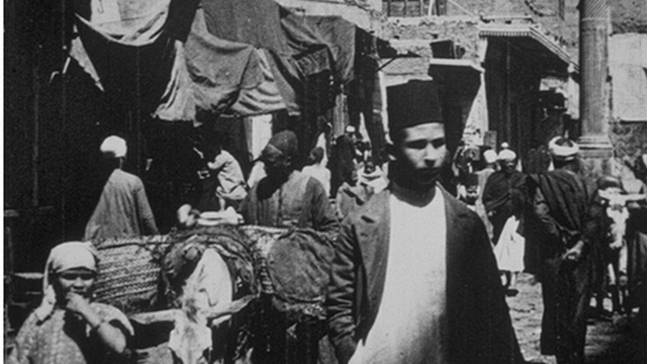 Le Caire, rue Sharia-el-Nahassine 1897 movie scene