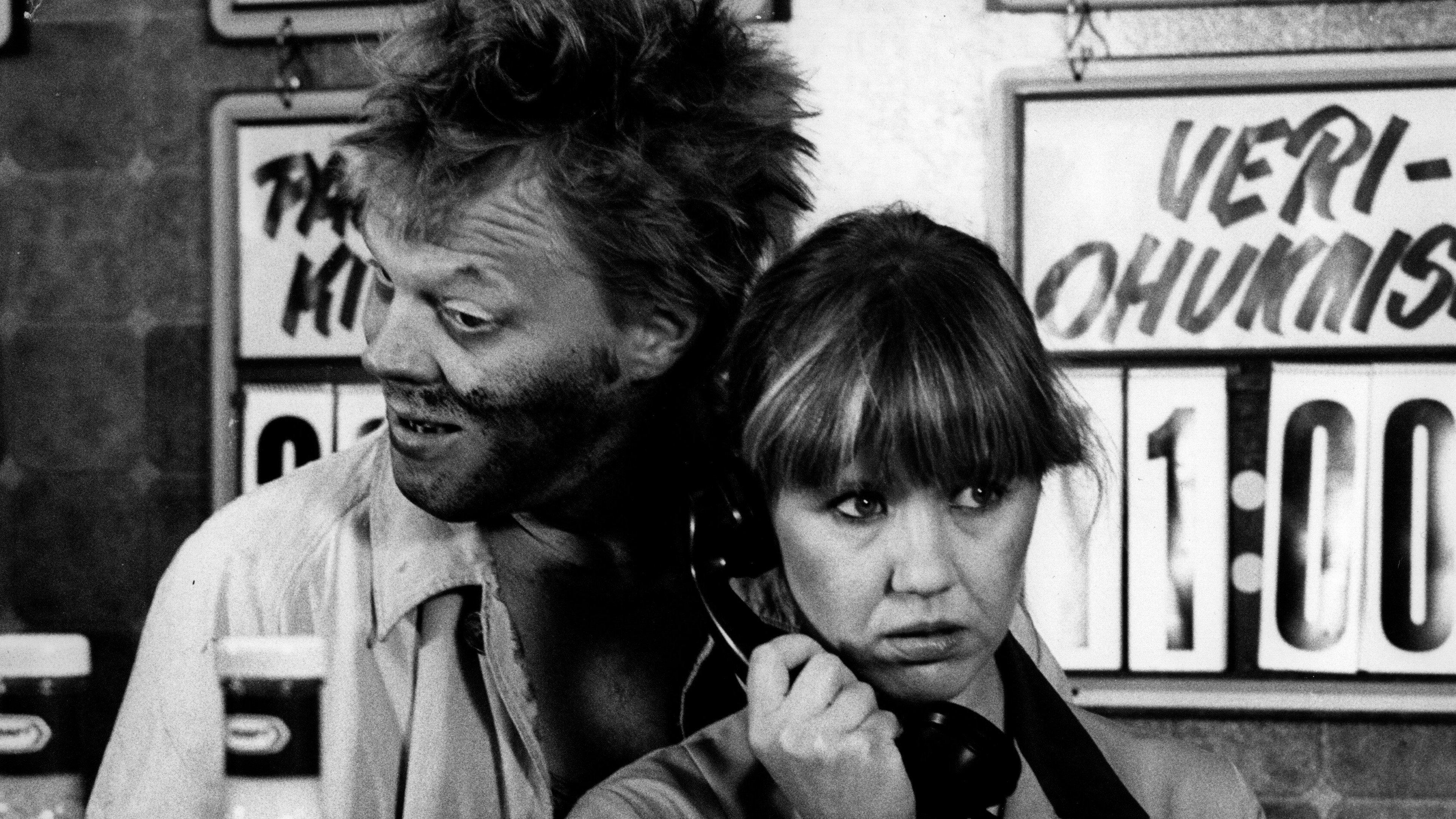 Uuno Turhapuron aviokriisi 1981 movie scene