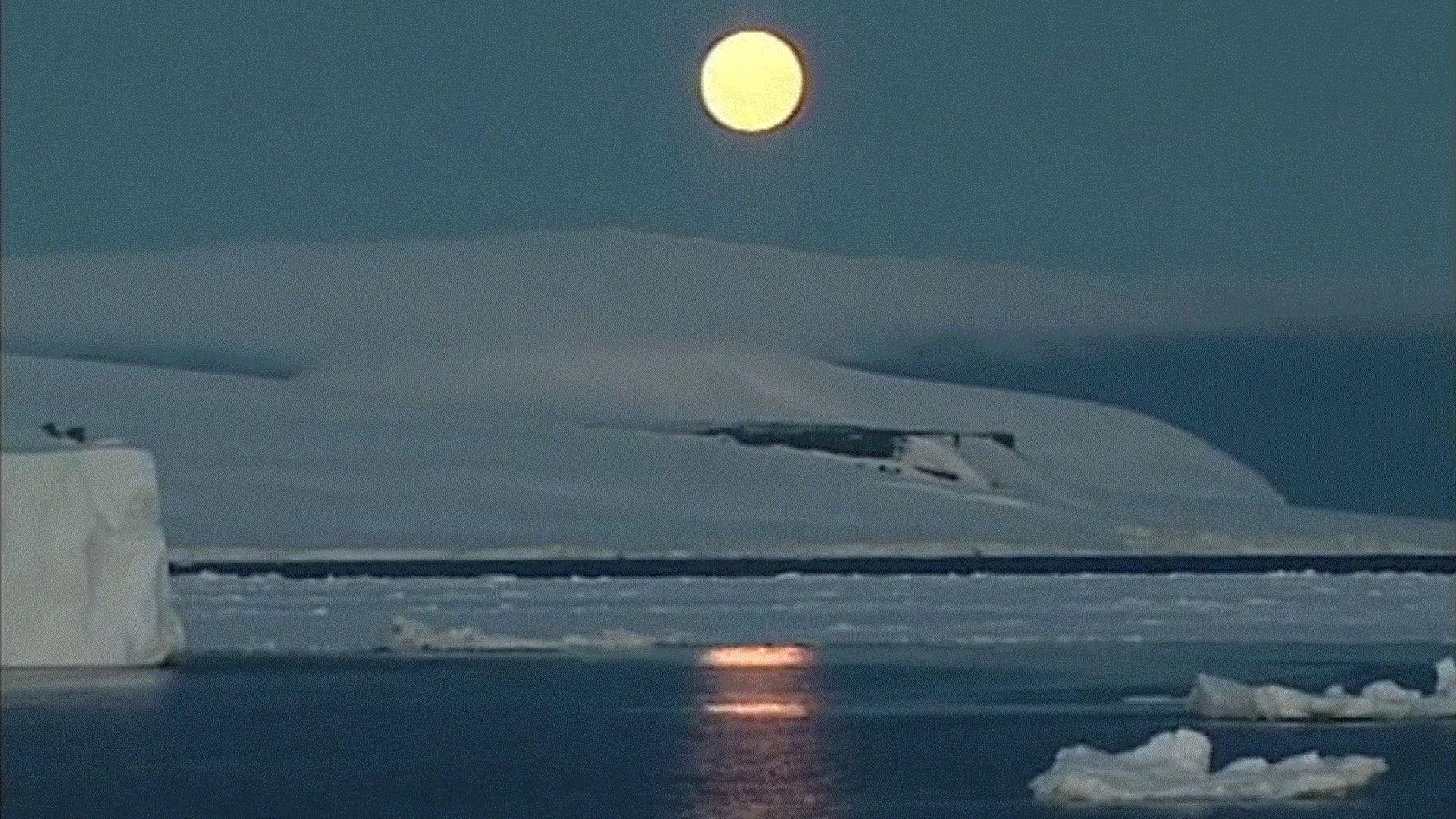 Antarctica: A Frozen History 2002 movie scene