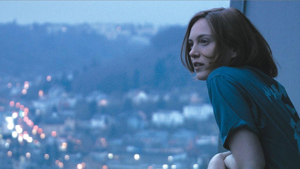 She Is Not Crying, She Is Singing 2011 movie scene