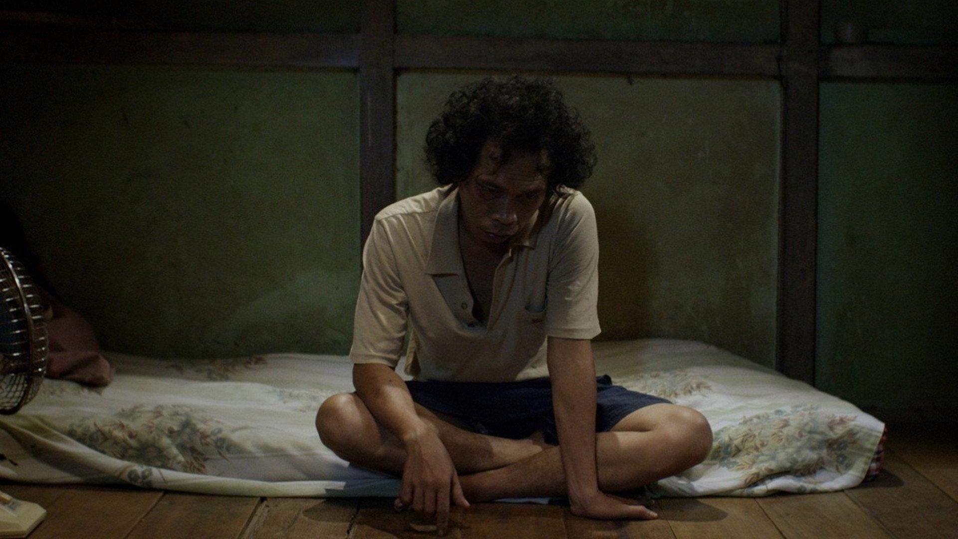 Solo, Solitude 2017 movie scene