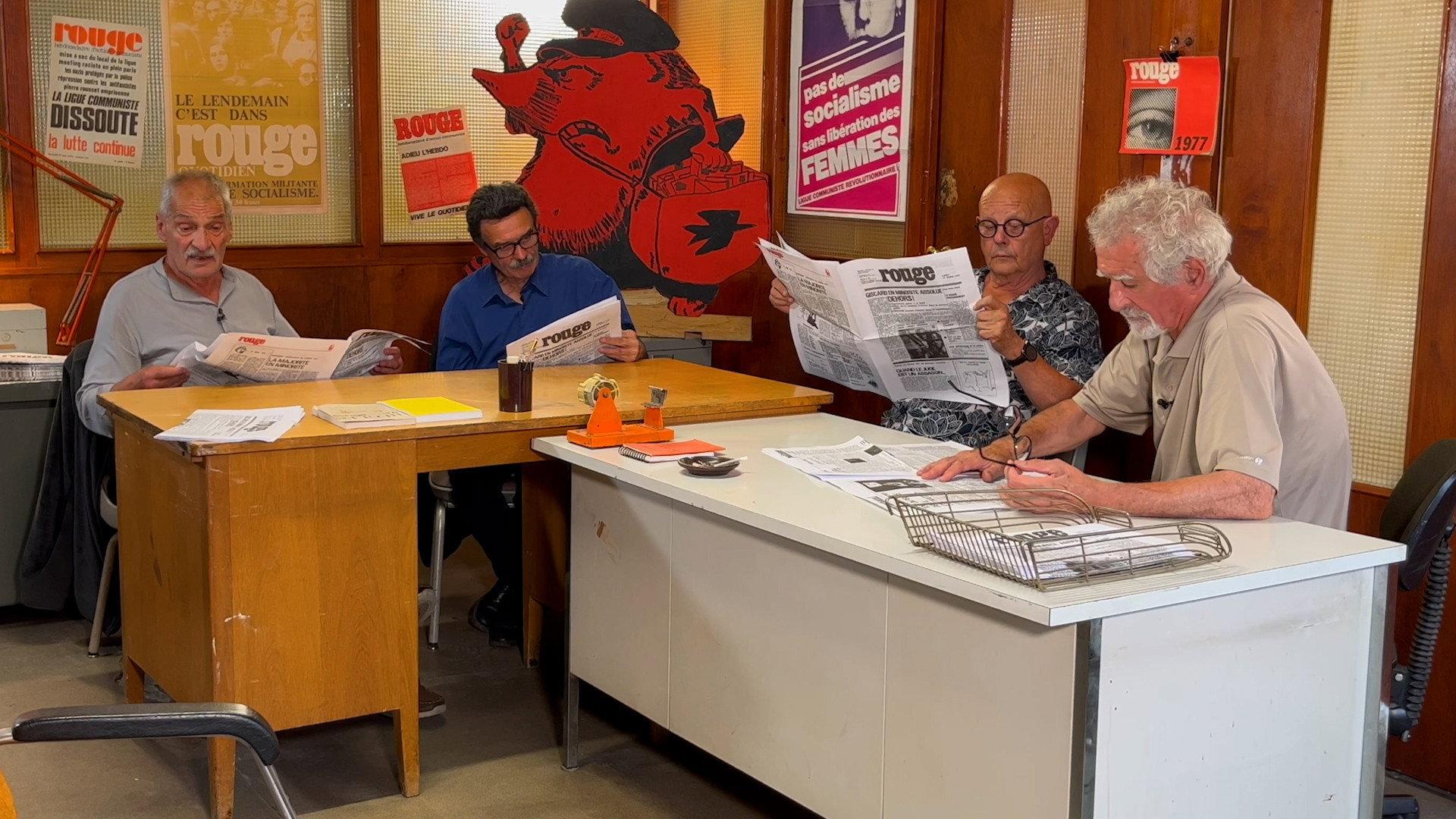 Rouge, la couleur qui annonce le journal movie scene