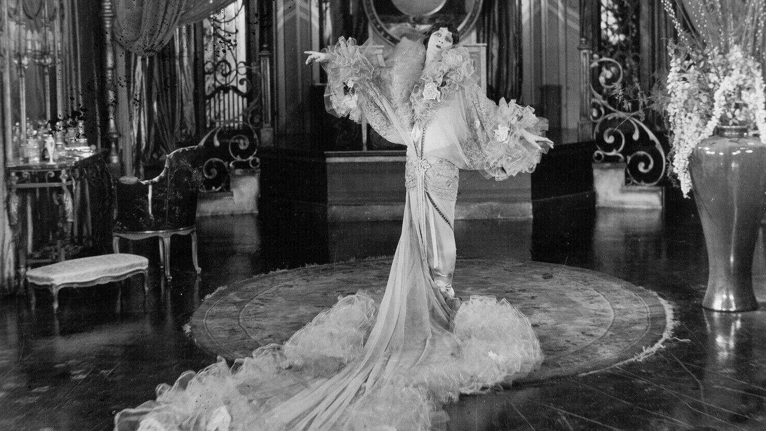 The Heart of a Siren 1925 movie scene