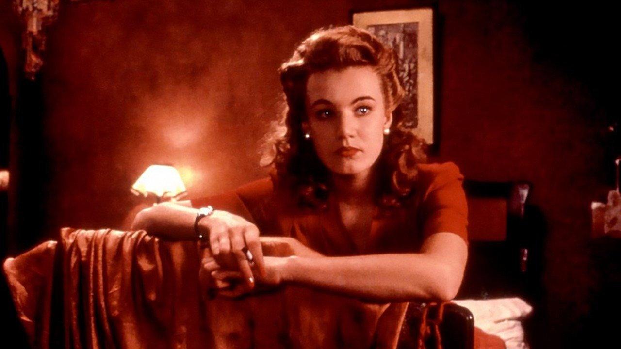 Chicago Joe and the Showgirl 1990 movie scene