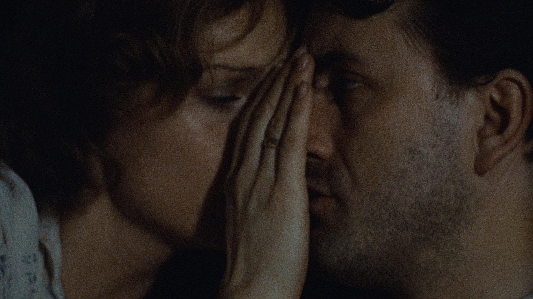 Confidence 1980 movie scene