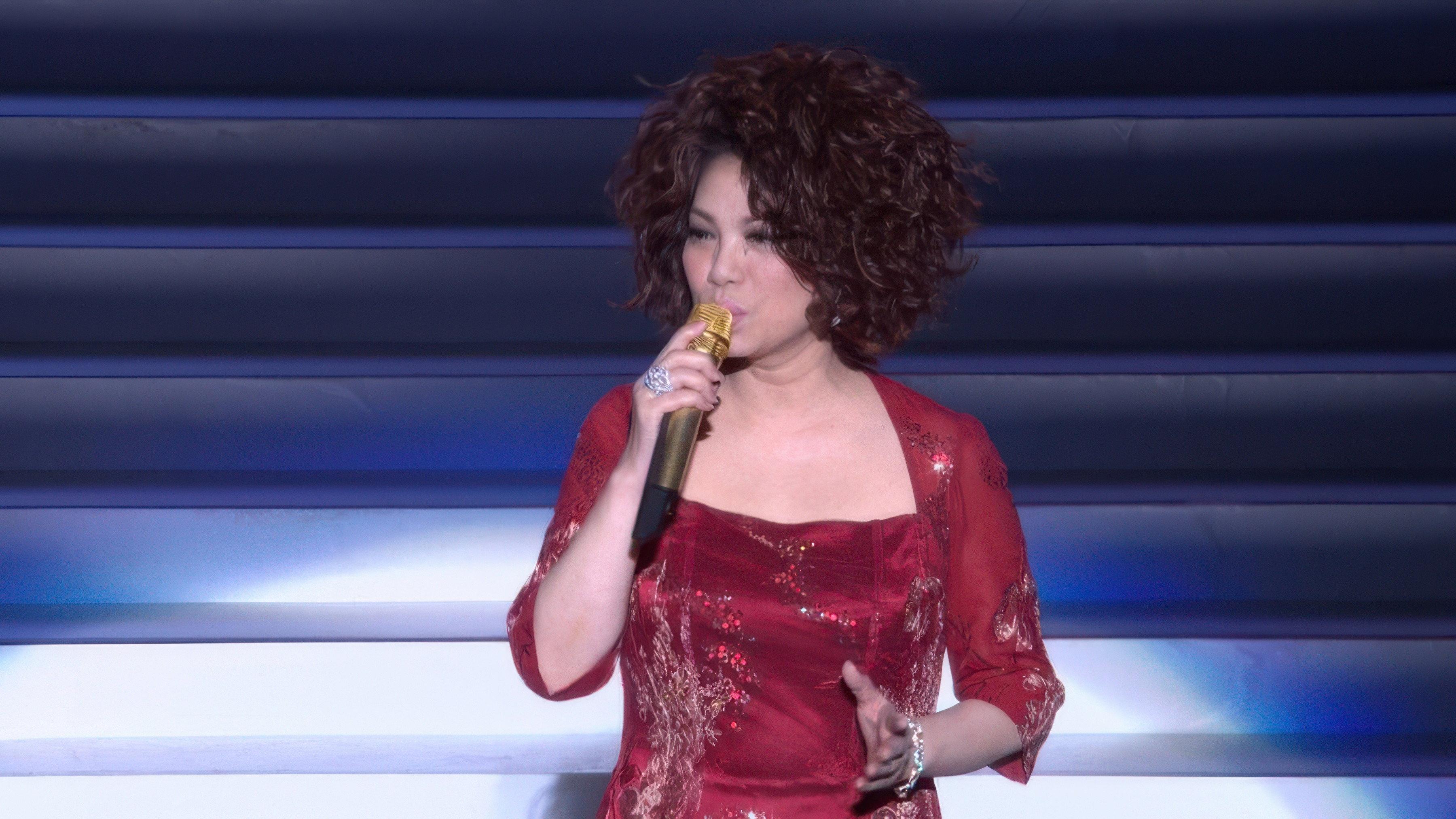 Tsai Chin HK Concert Live Karaoke 2010 movie scene