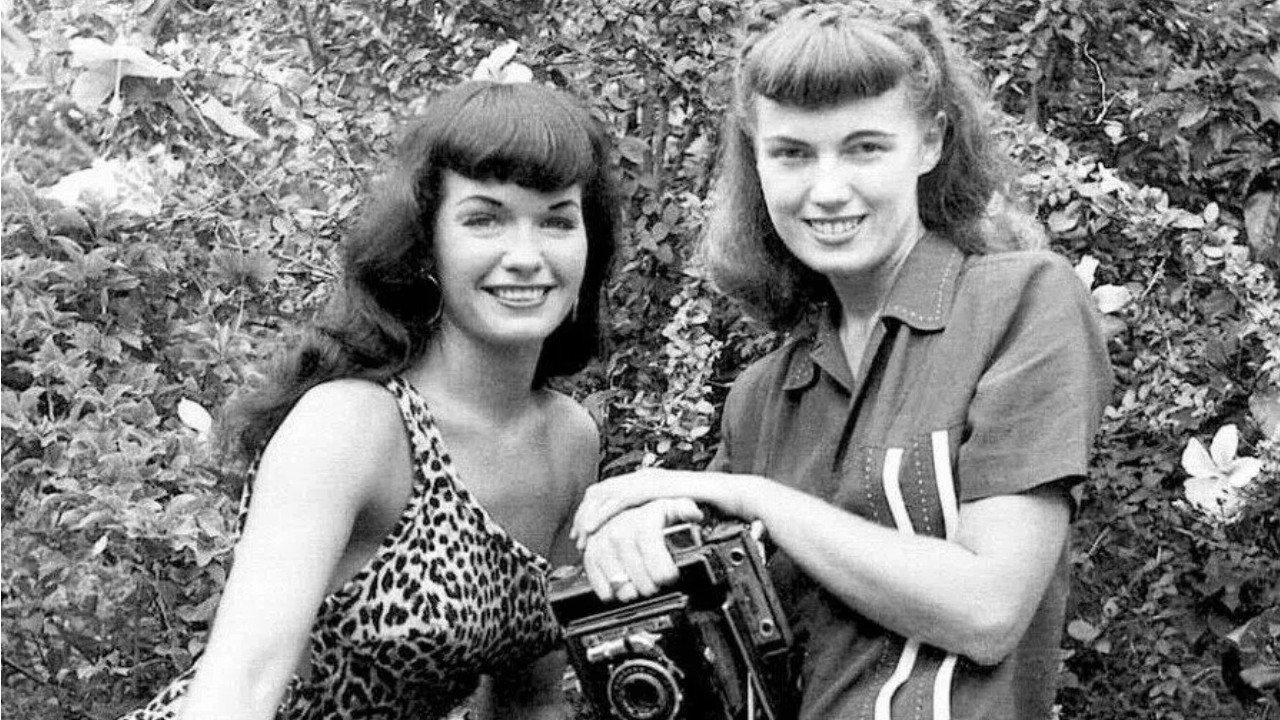 100 Girls by Bunny Yeager 1999 movie scene