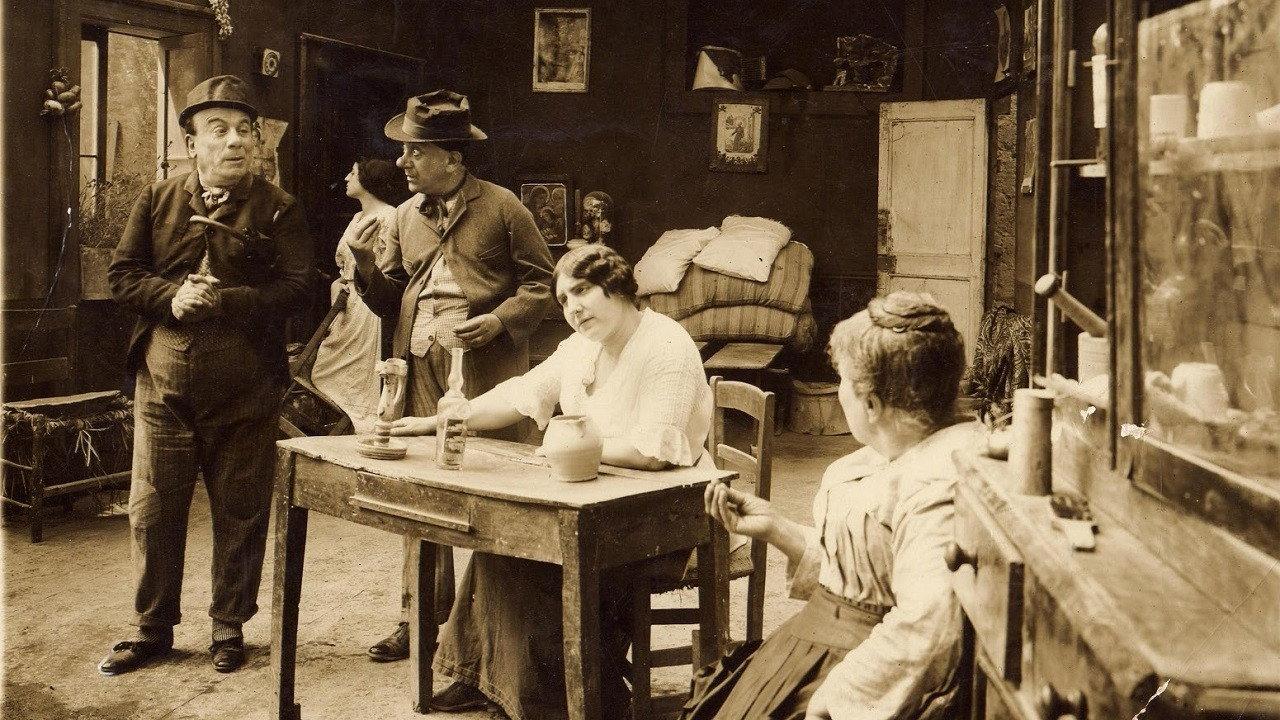Miseria e Nobiltà 1940 movie scene