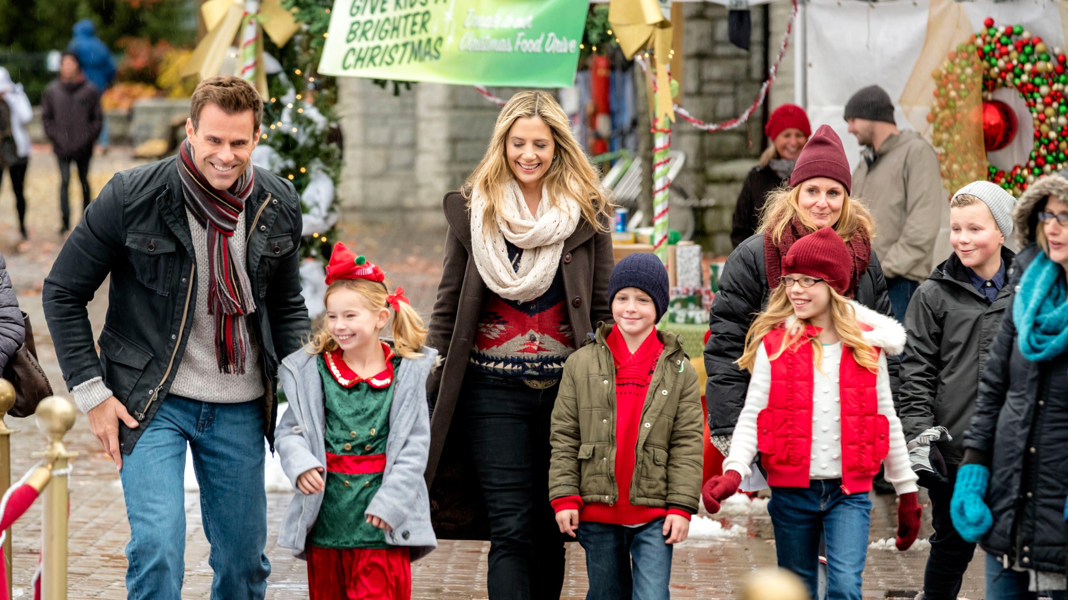 A Christmas to Remember 2016 movie scene