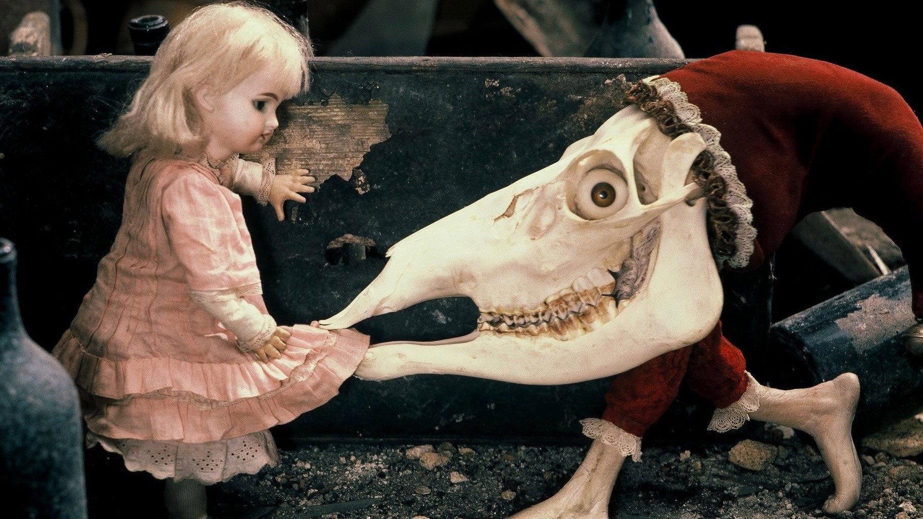 Alice 1988 movie scene