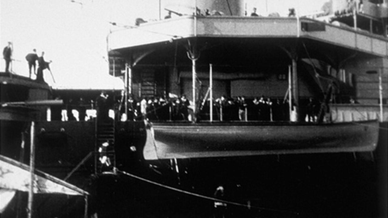 Le "Formidable" 1898 movie scene