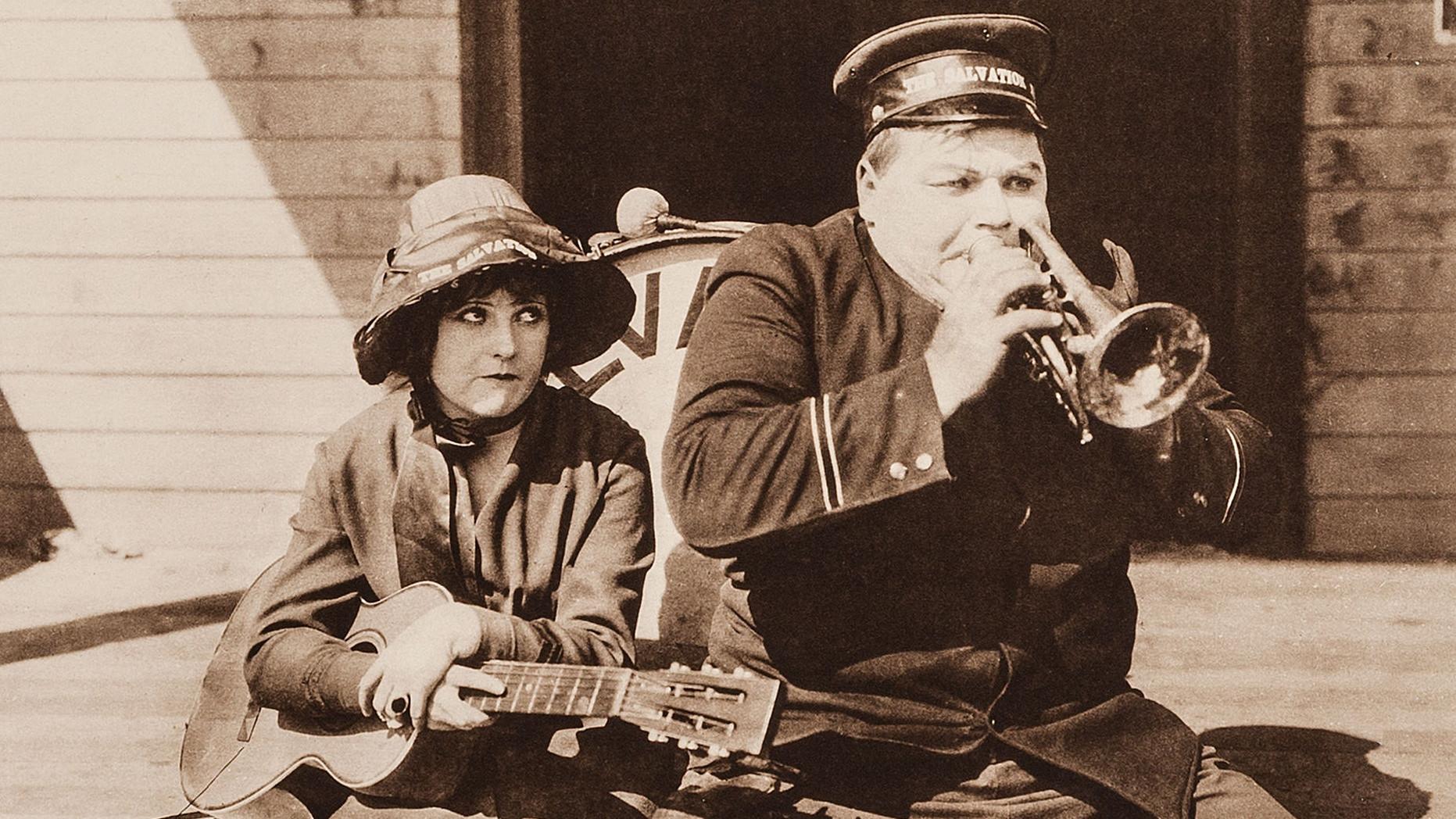 A Desert Hero 1919 movie scene