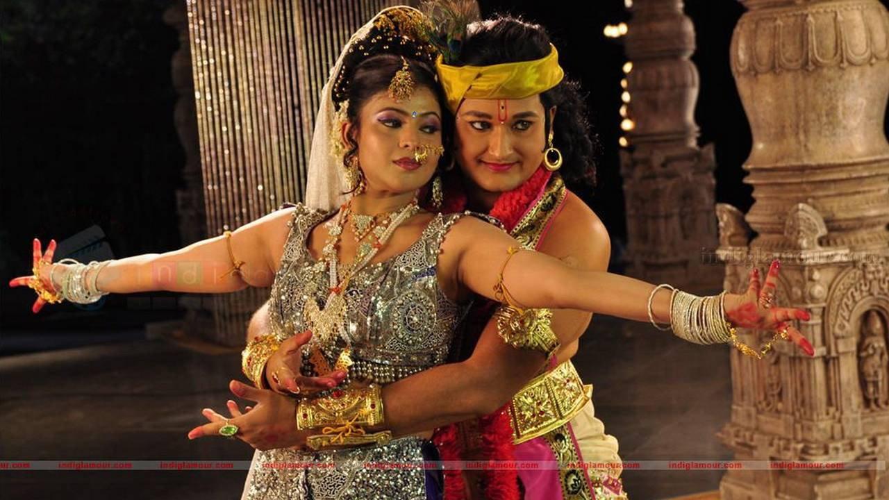 Cleopatra 2013 movie scene