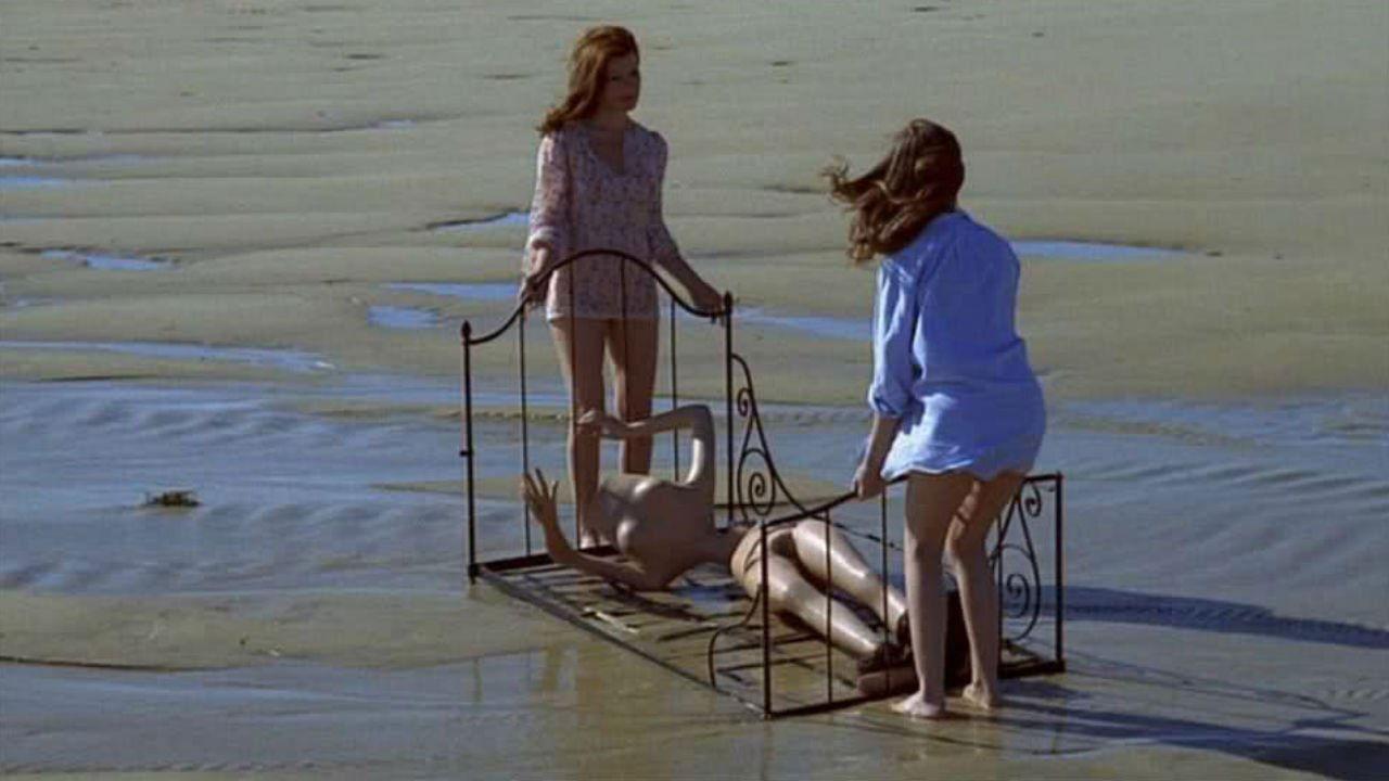 Successive Slidings of Pleasure 1974 movie scene