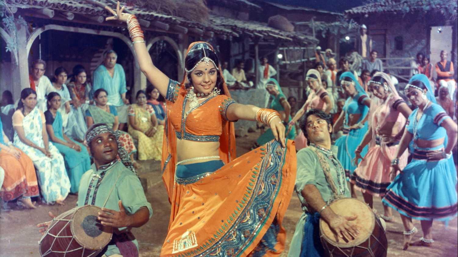 Chor Machaye Shor 1974 movie scene