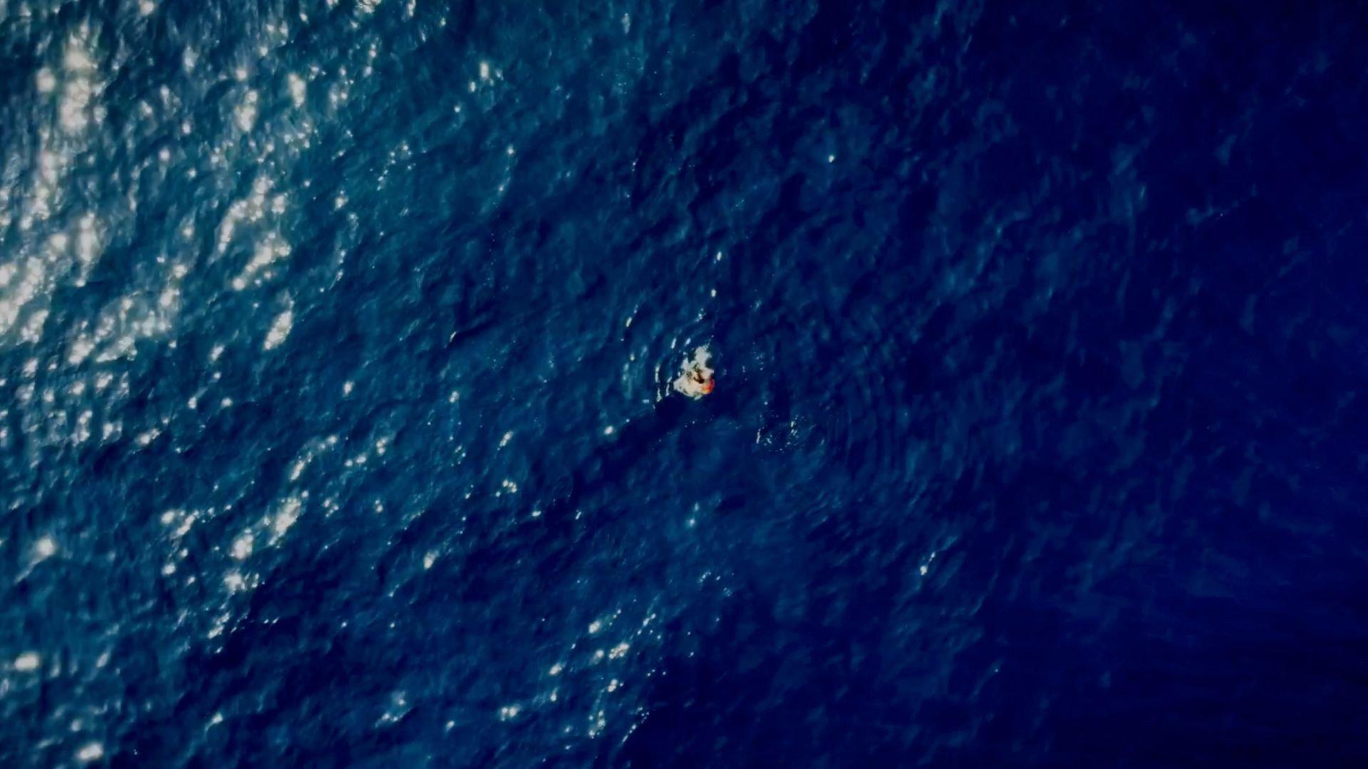 VERTIGINI BLU 2023 movie scene