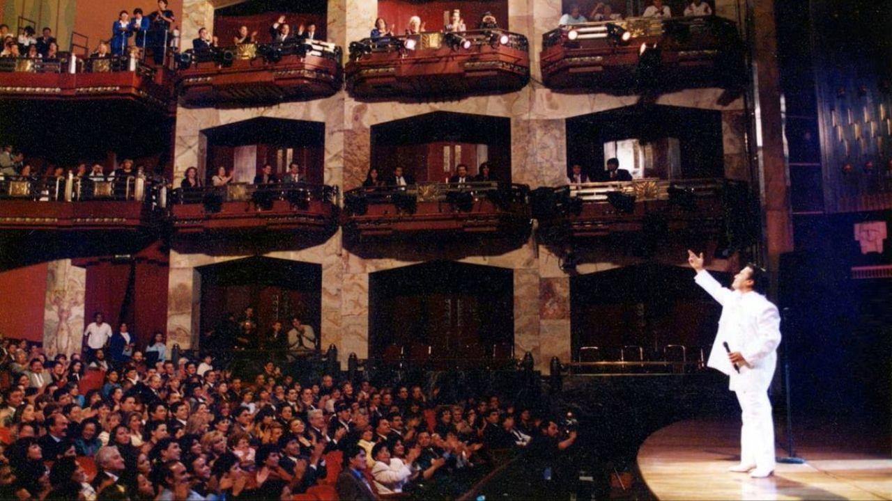 Juan Gabriel en el Palacio de Bellas Artes 1990 movie scene