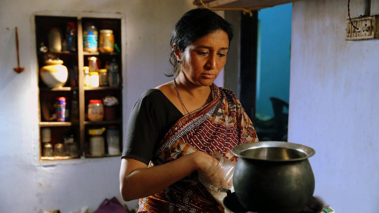 Aakashathinum Bhoomikkumidayil 2017 movie scene