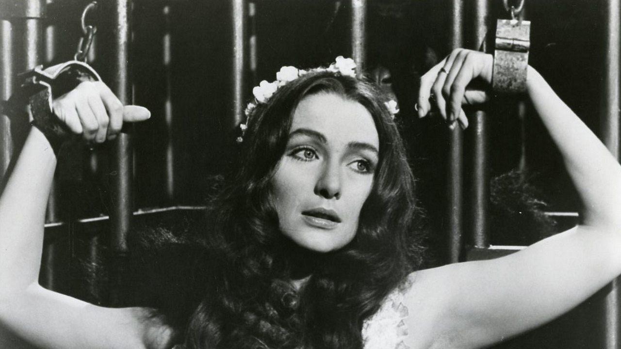 Murders in the Rue Morgue 1971 movie scene