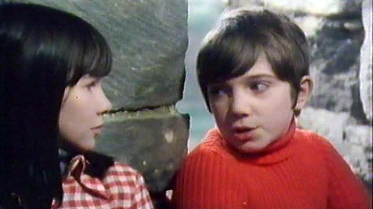 Don't Bite, We Love You 1976 movie scene