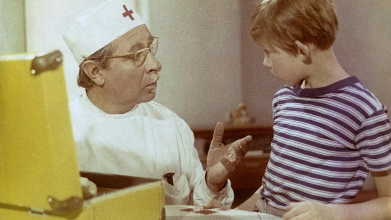 The Adventures of the Yellow Suitcase 1970 movie scene