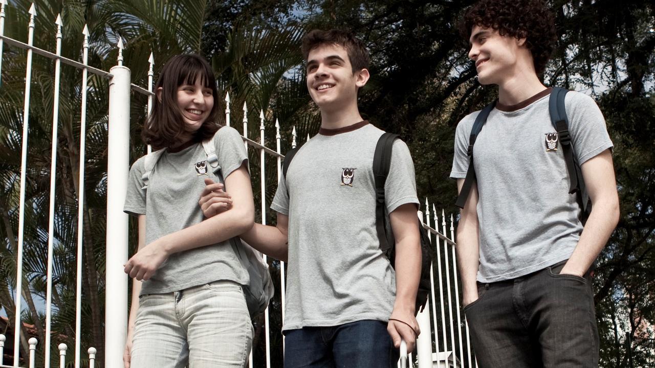 I Don't Want to Go Back Alone 2011 movie scene