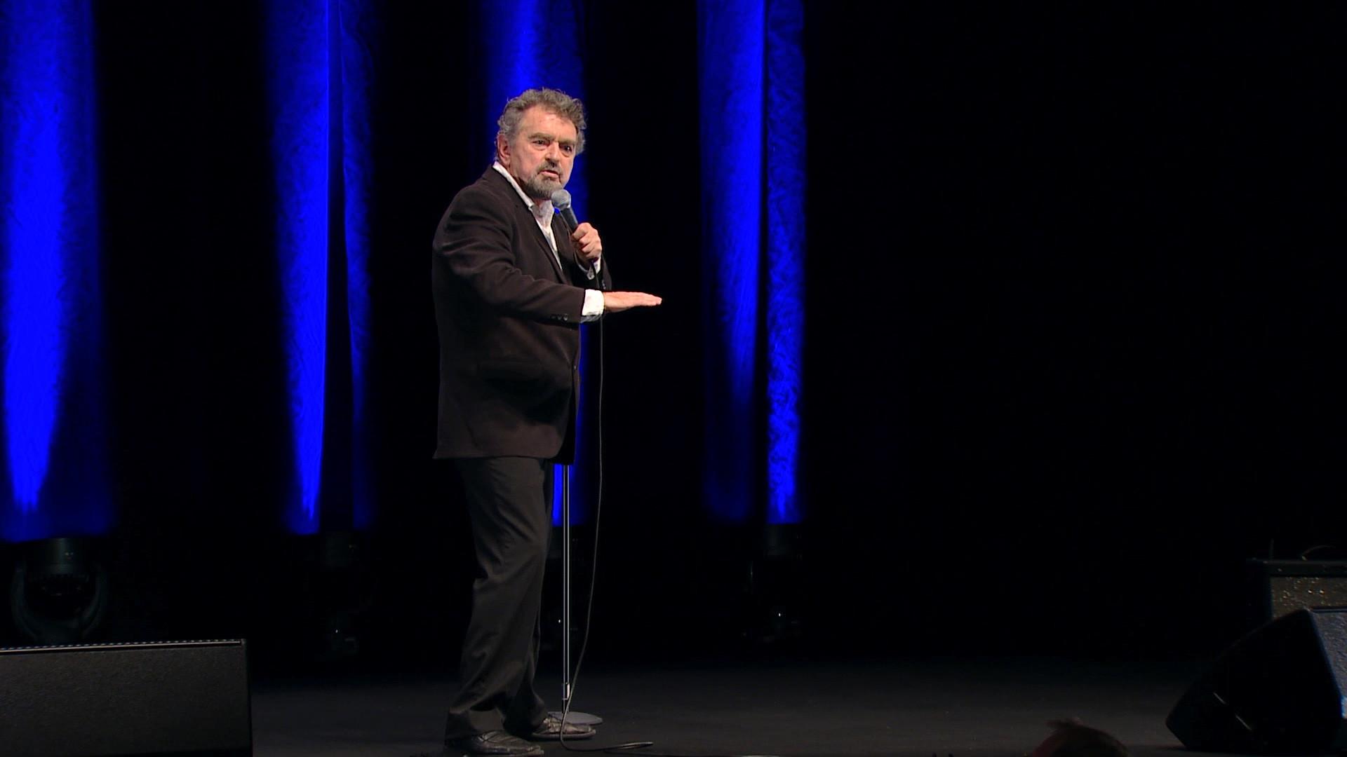 Erik Clausen - Fra den ene hjernehalvdel til den anden 2013 movie scene