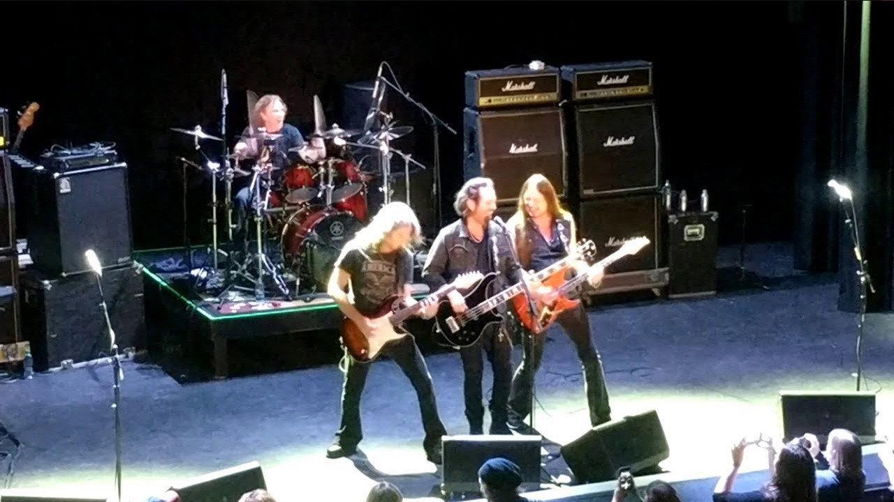 Winger Live 2007 movie scene