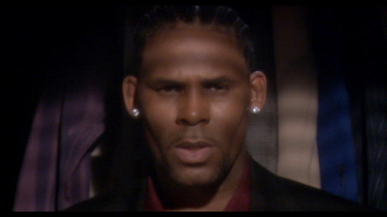 Trapped in the Closet: Chapters 23-33 2012 movie scene