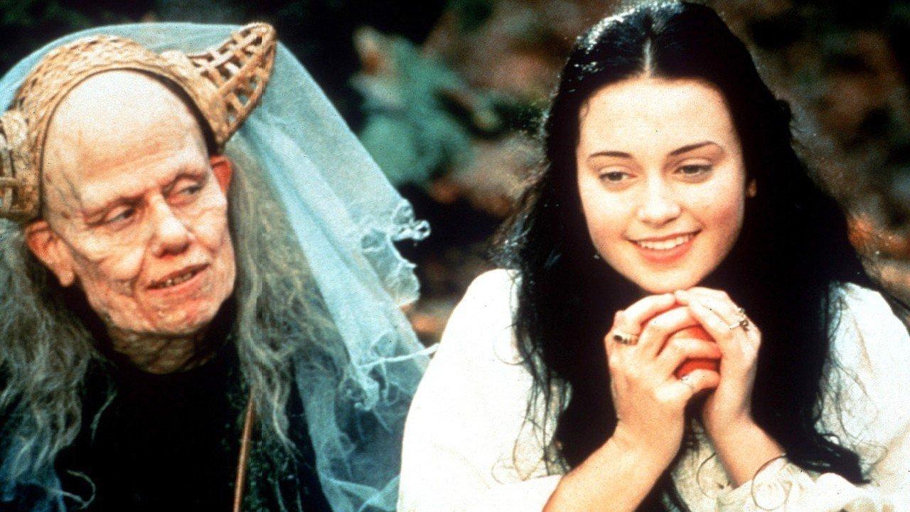 Snow White: A Tale of Terror 1997 movie scene