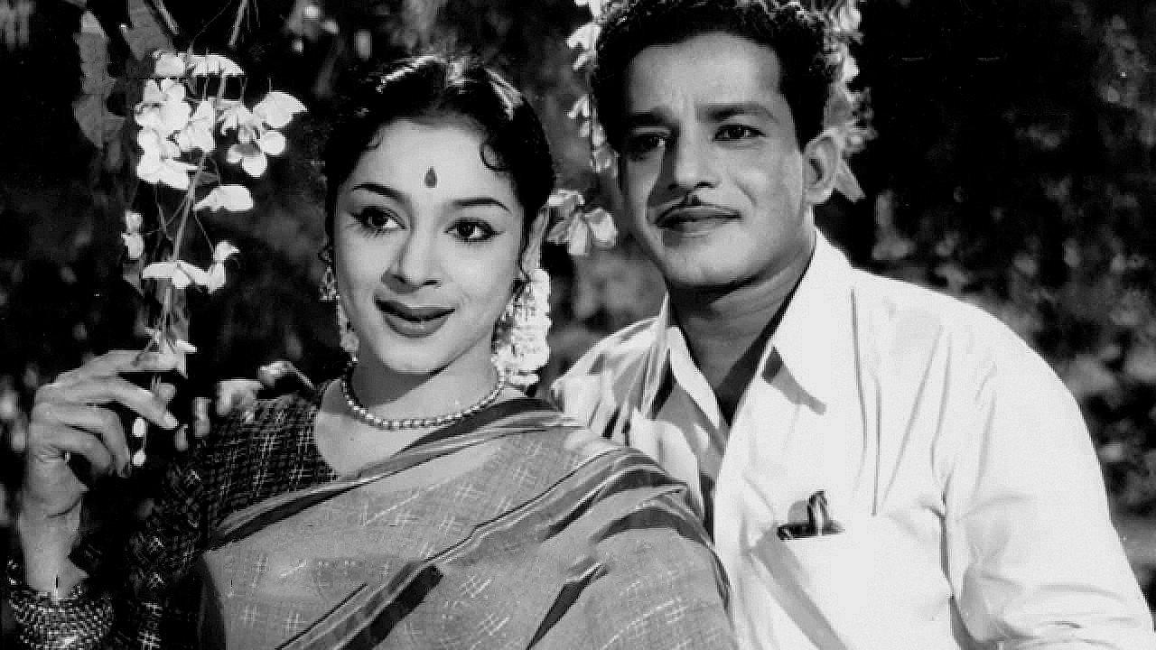 Nairu Pidicha Pulivalu 1958 movie scene