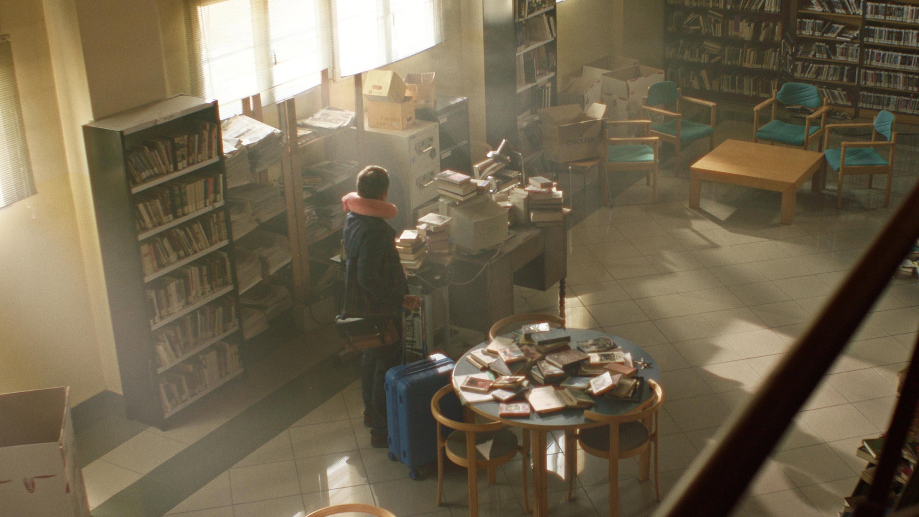 La biblioteca 2025 movie scene