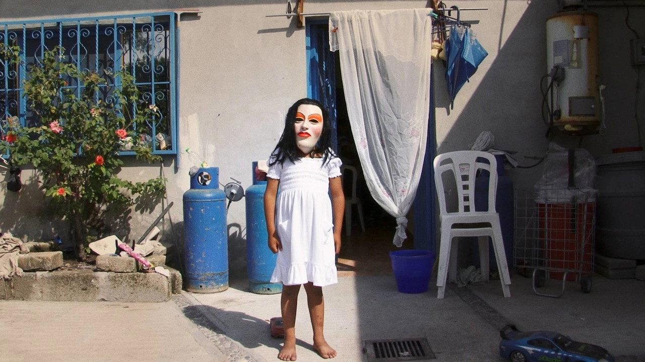 La vida es un carnaval 2022 movie scene