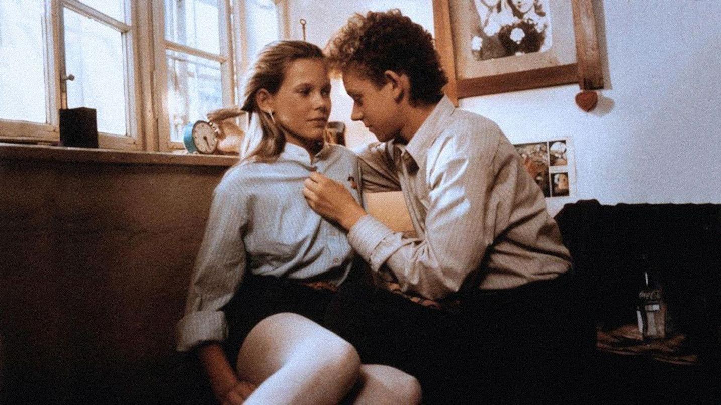 Commuters 1988 movie scene