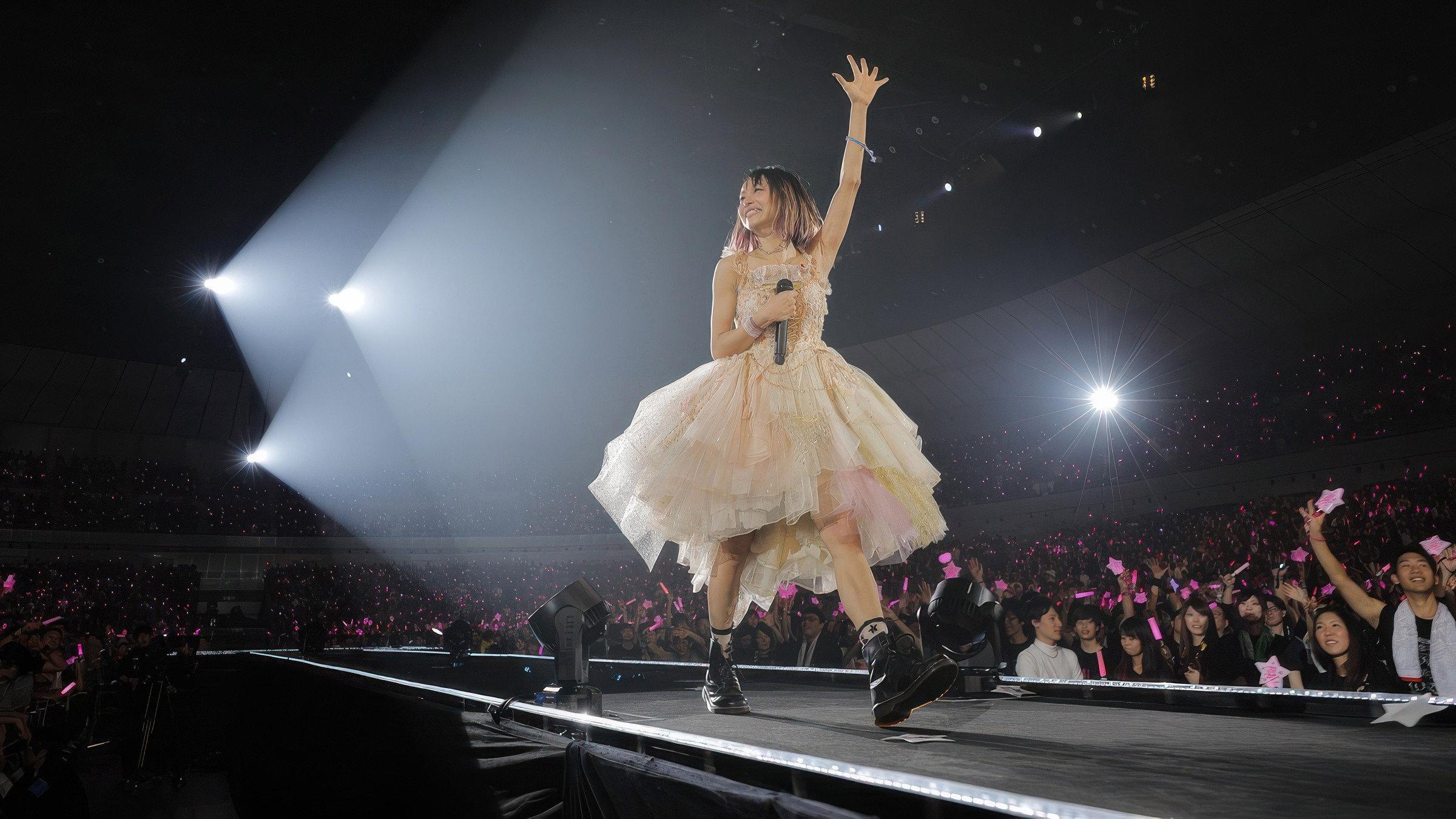 LiVE is Smile Always -NEVER ENDiNG GLORY- at YOKOHAMA ARENA [the Moon] 2017 movie scene