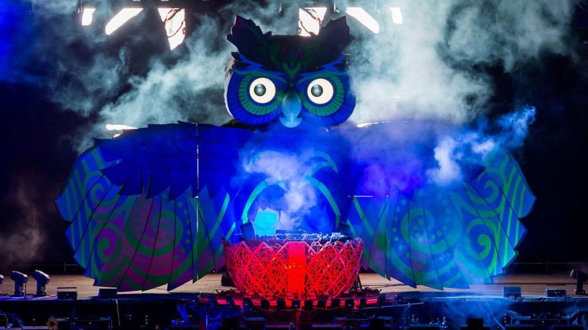 Under the Electric Sky 2014 movie scene