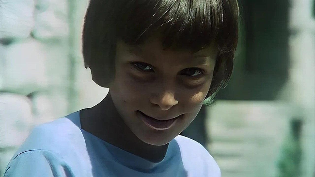Across the Blue Sea 1979 movie scene