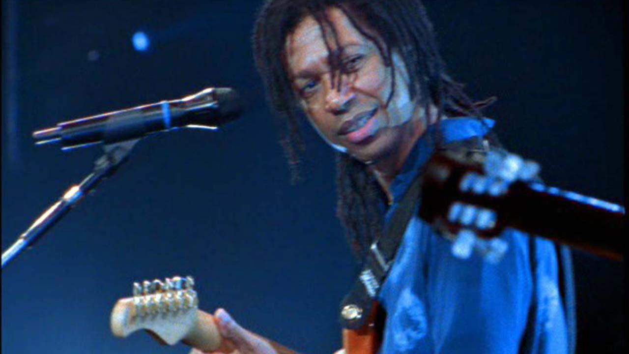Djavan ao Vivo 2001 movie scene