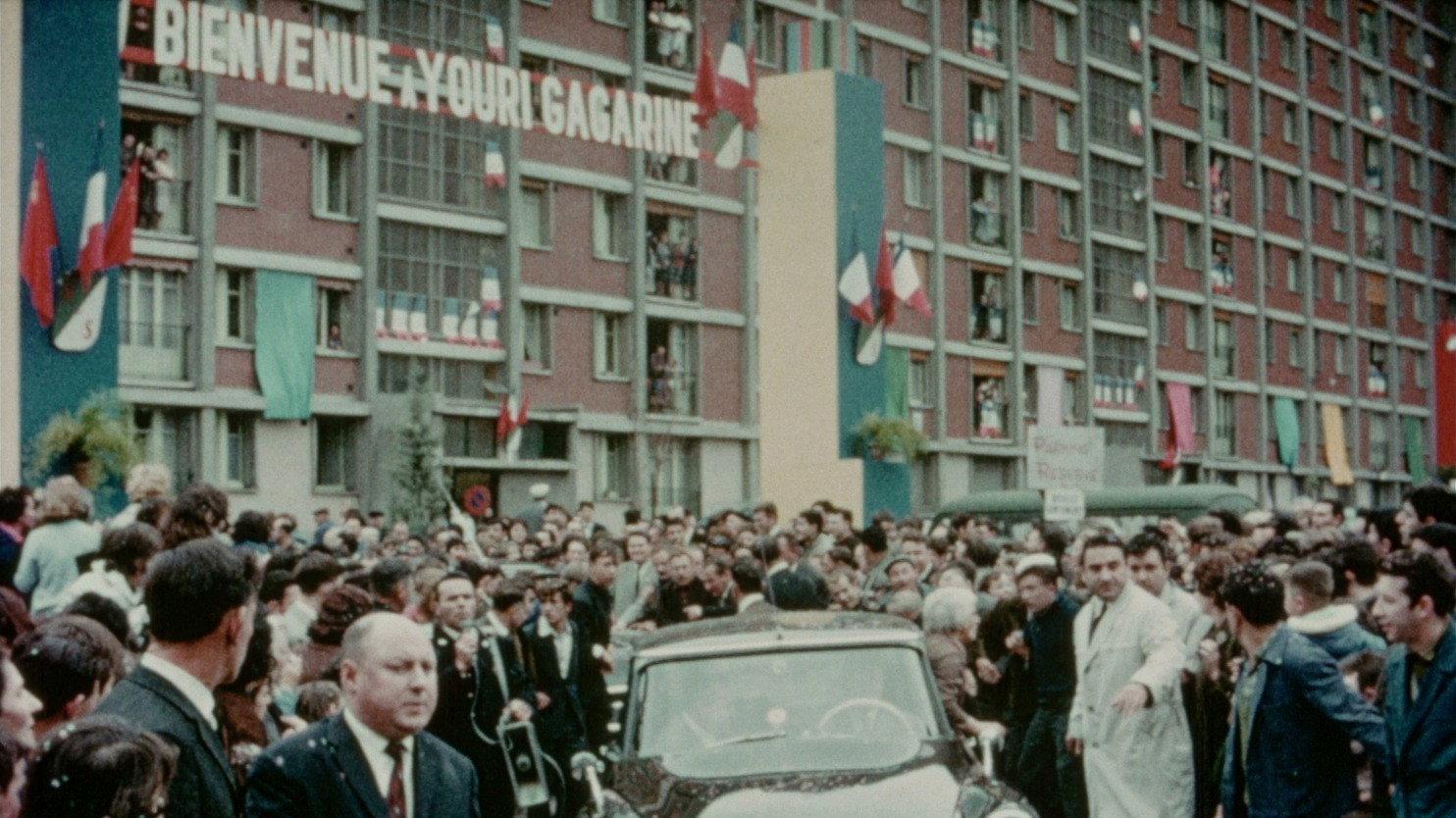 Visite de Youri Gagarine à Ivry-sur-Seine 1963 movie scene
